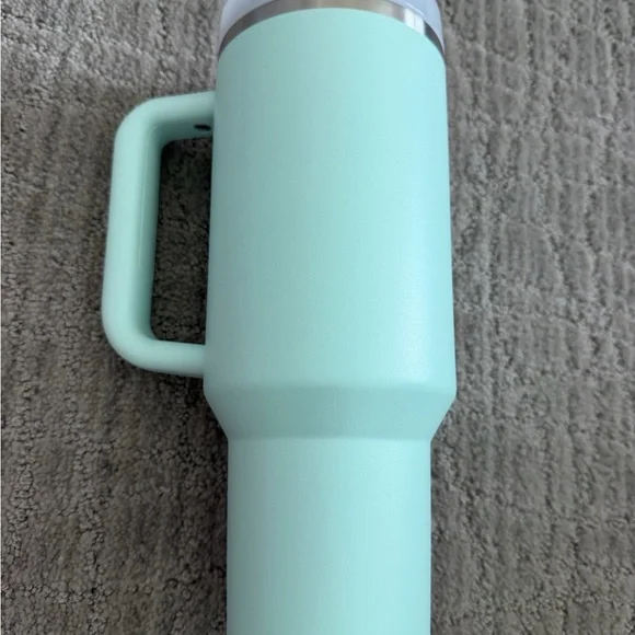 Stanley Mint Green 40oz Quencher - Picture 4 of 7